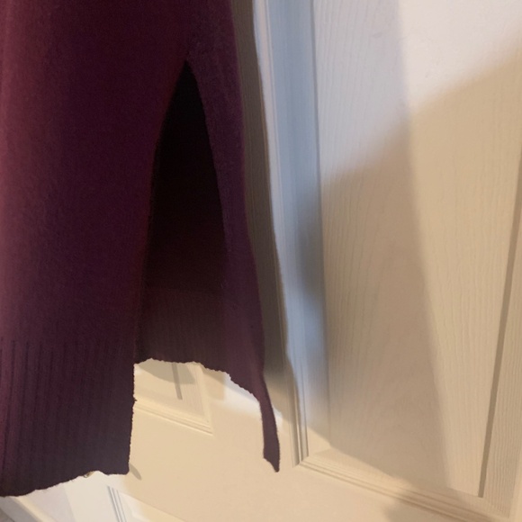 White House Black Market Burgundy Sleeveless Turtleneck Sweater sz S - Picture 3 of 8